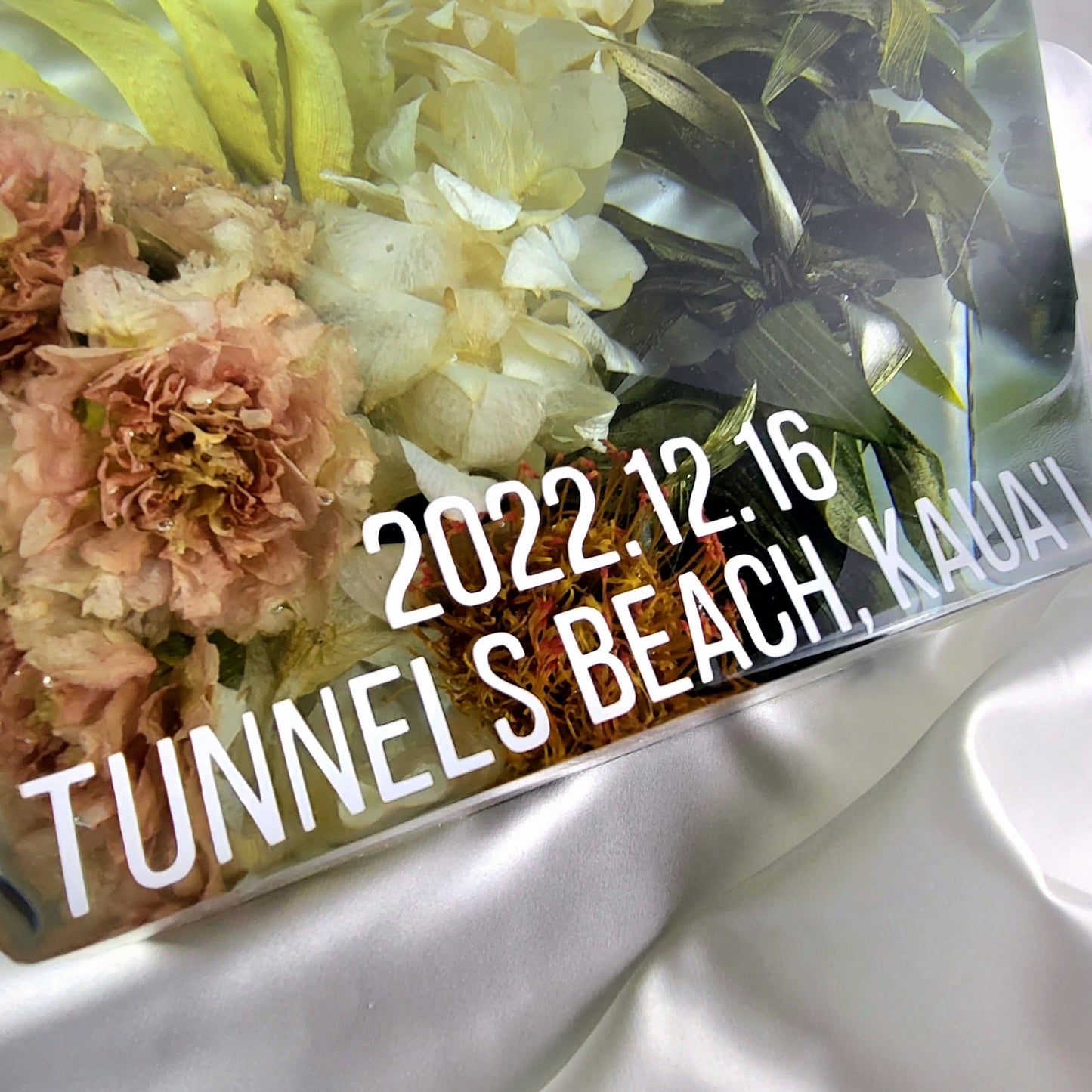 12" Hexagon Floral Preservation 3D Resin Wedding Bouquet Preservation Keepsake Gift Save Your Wedding Flowers Forever - flofloflowery