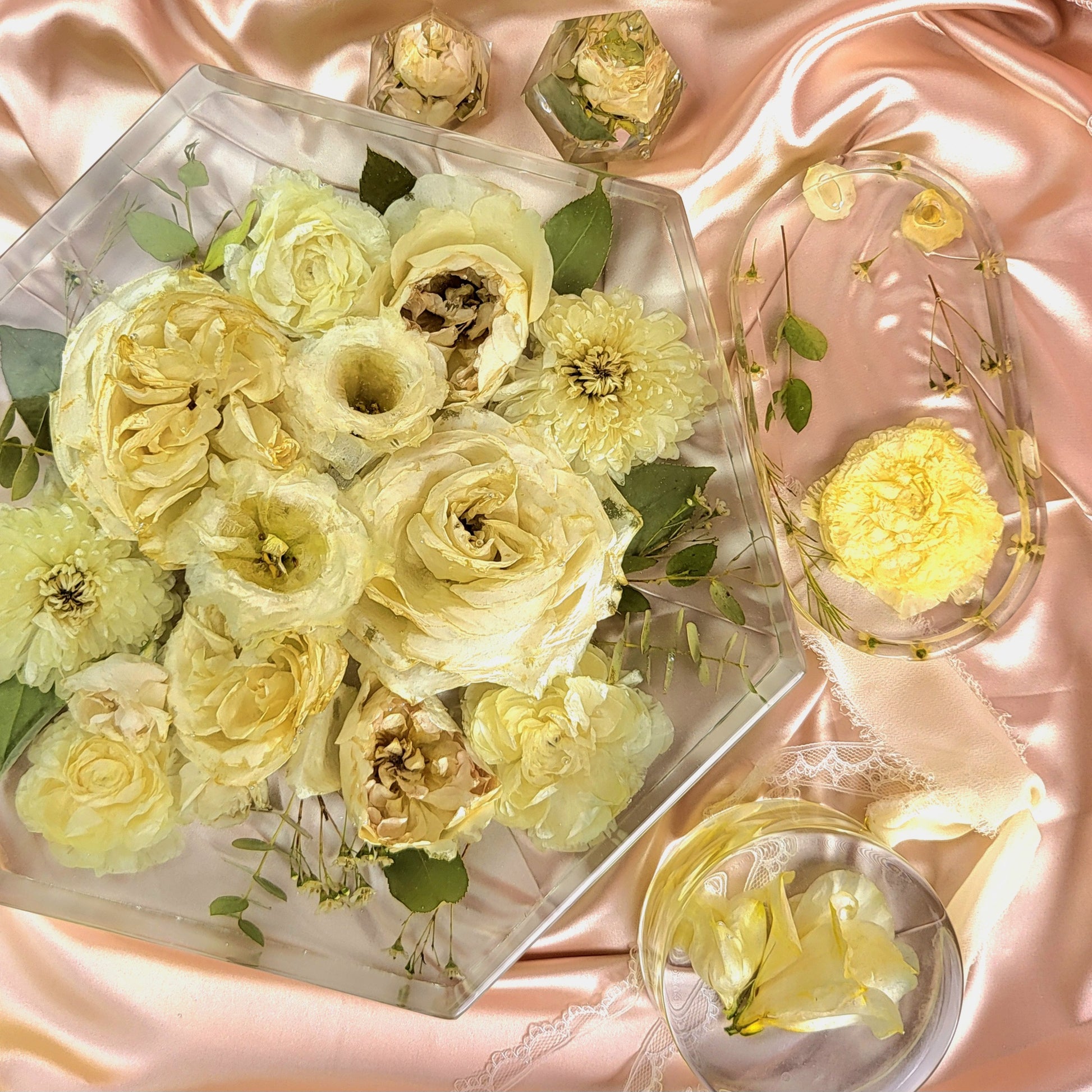 Large Wedding Flower Hexagon 3D Resin Wedding Bouquet Preservation Floral Gift Keepsake Save Your Wedding Flowers Forever - flofloflowery